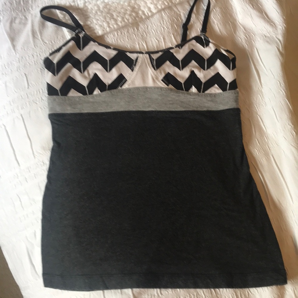 EUC Lululemon Contentment Triangle Tank - Sz 6/8